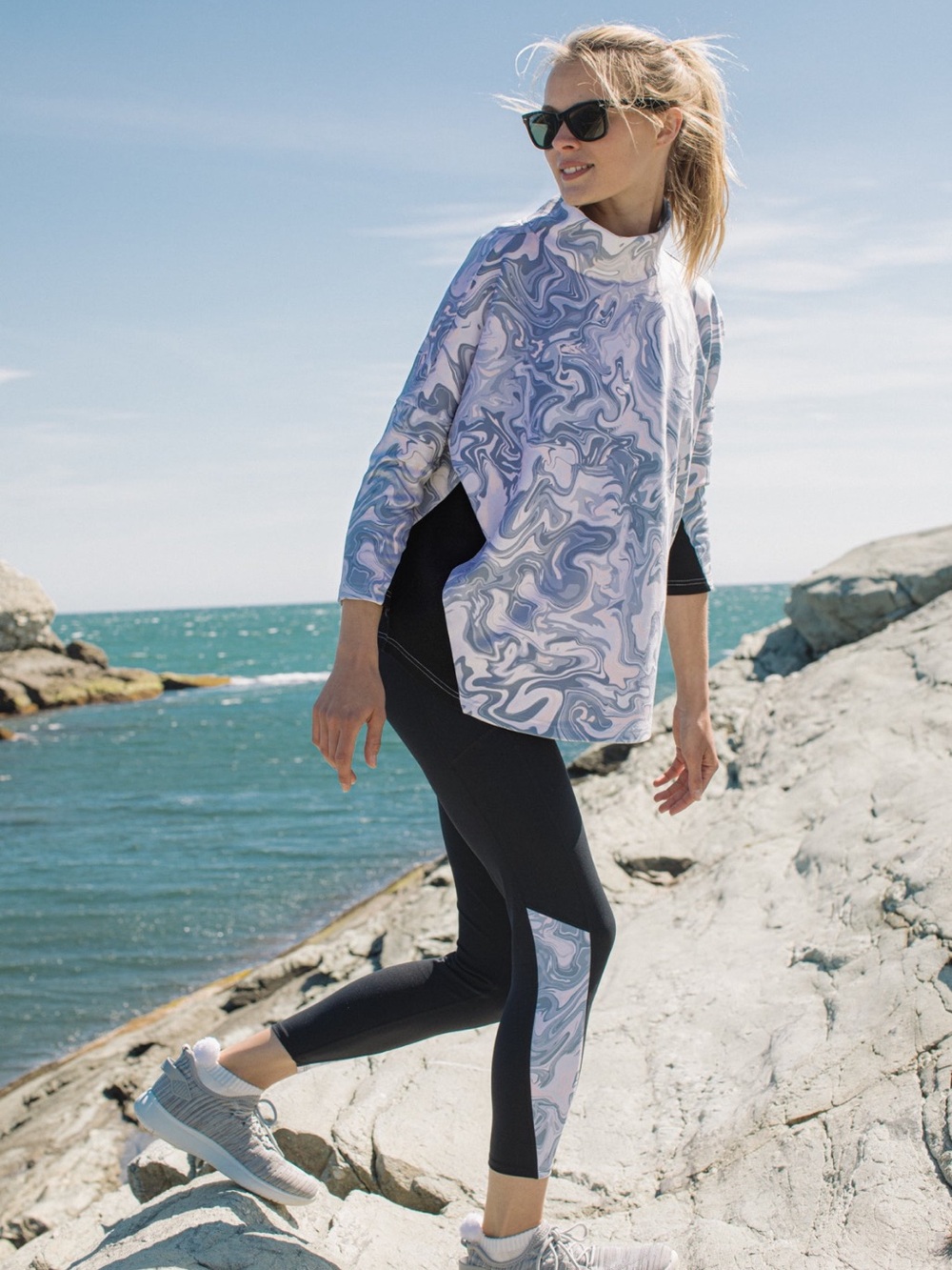 Tuckernuck Sport Hazy Marble Ally Swing Funnel Pullover XS/S